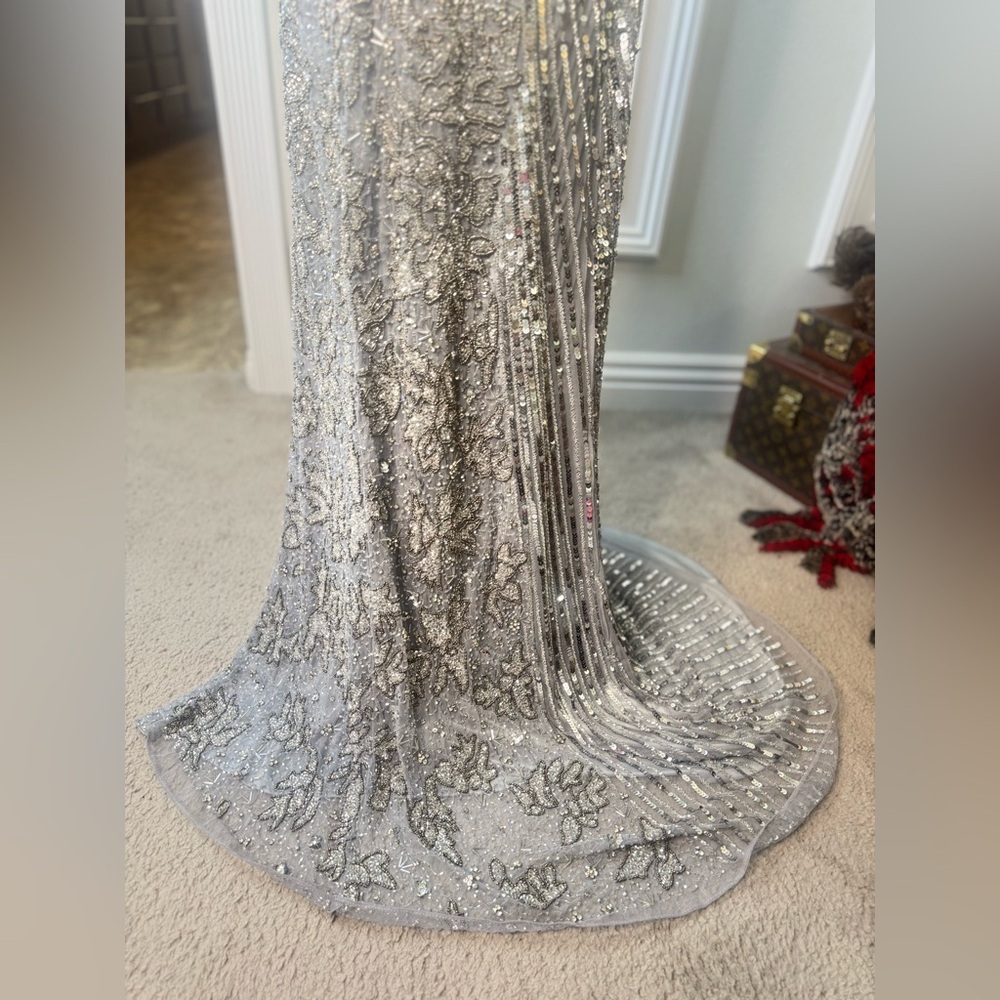 Silver Beaded Floral Sleeveless Gown - Picture 10 of 17